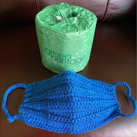 Hand-knitted Face Mask - Picture 4 of 11